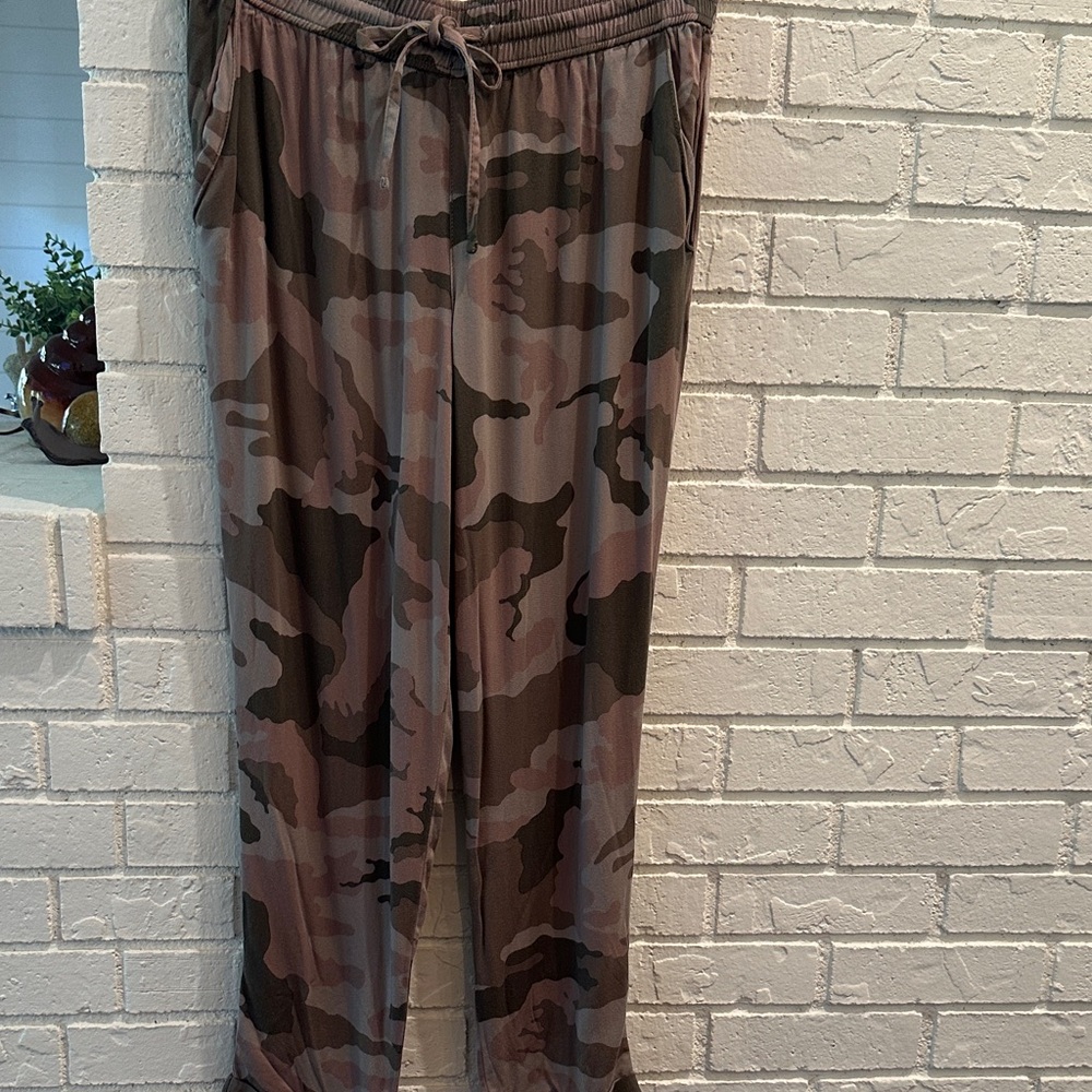 New York & Company Camouflage Print Pants - Picture 8 of 14
